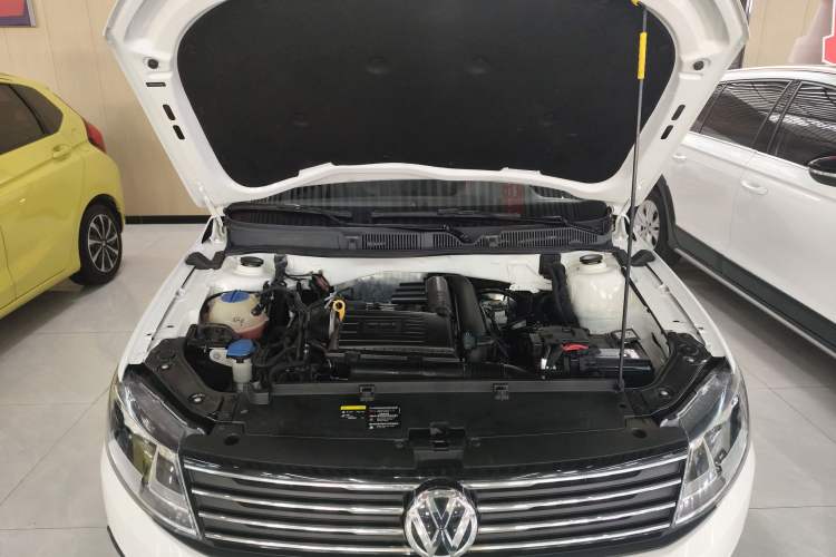 Used Volkswagen Gran Lavida 2017 180TSI DSG Comfort Edition Engine Bay