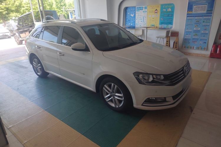 Used Volkswagen Gran Lavida 2017 180TSI DSG Comfort Edition Exterior 2
