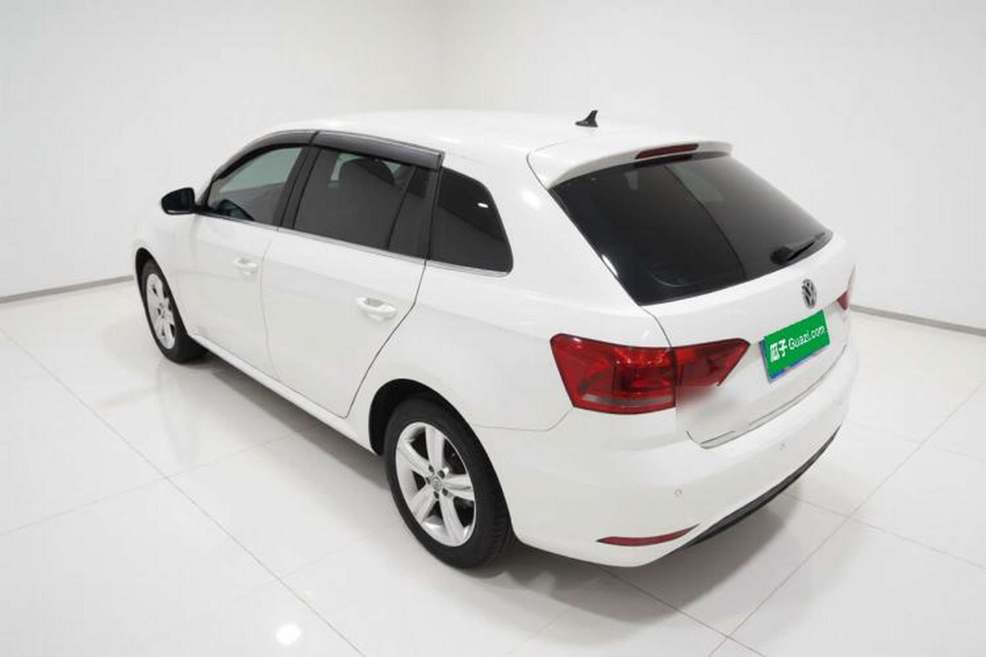 Used Volkswagen Gran Lavida 2017 1.6L Automatic Fashion Edition Exterior 2