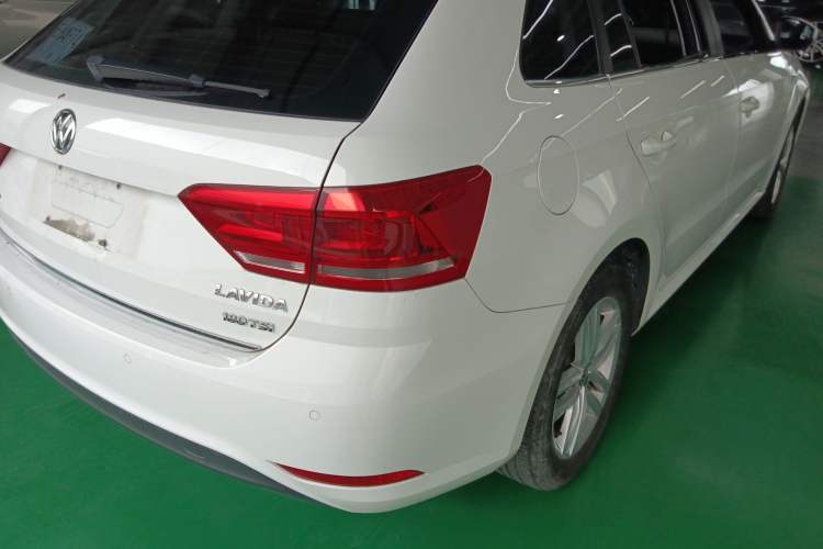 Used Volkswagen Gran Lavida 2017 180TSI DSG Comfort Edition Exterior 3