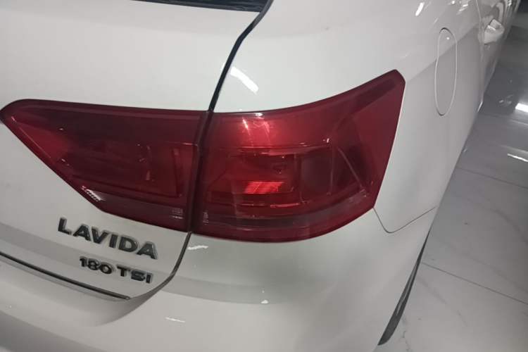 Used Volkswagen Gran Lavida 2017 180TSI DSG Comfort Edition Exterior 3