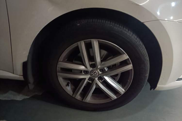 Used Volkswagen Gran Lavida 2017 230TSI DSG Comfort Edition Exterior 4