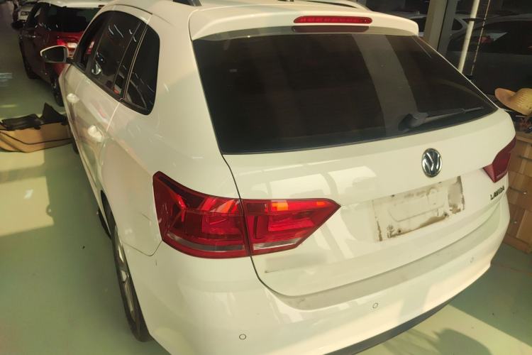 Used Volkswagen Gran Lavida 2017 1.6L Automatic Fashion Edition Exterior 5