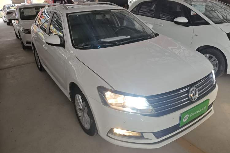 Used Volkswagen Gran Lavida 2017 180TSI DSG Comfort Edition Front Right 45 Deg