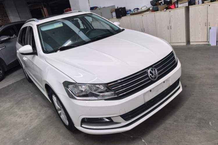 Used Volkswagen Gran Lavida 2017 1.6L Automatic Comfort Edition Front Right 45 Deg