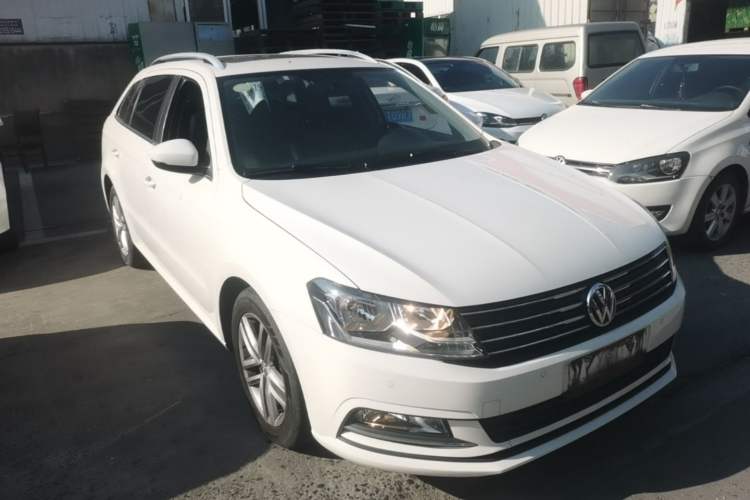 Used Volkswagen Gran Lavida 2017 230TSI DSG Comfort Edition Front Right 45 Deg