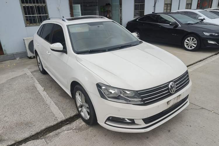 Used Volkswagen Gran Lavida 2017 180TSI DSG Comfort Edition Front Right 45 Deg