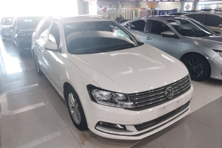 Used Volkswagen Gran Lavida 2017 180TSI DSG Comfort Edition Front Right 45 Deg