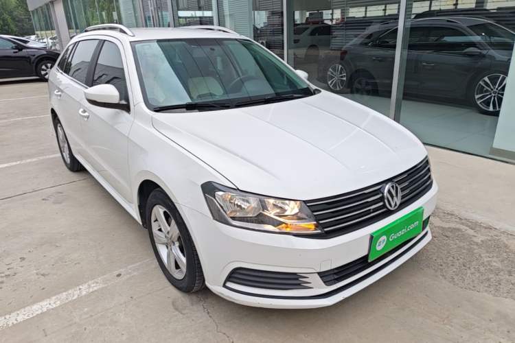 Used Volkswagen Gran Lavida 2017 1.6L Automatic Fashion Edition Front Right 45 Deg