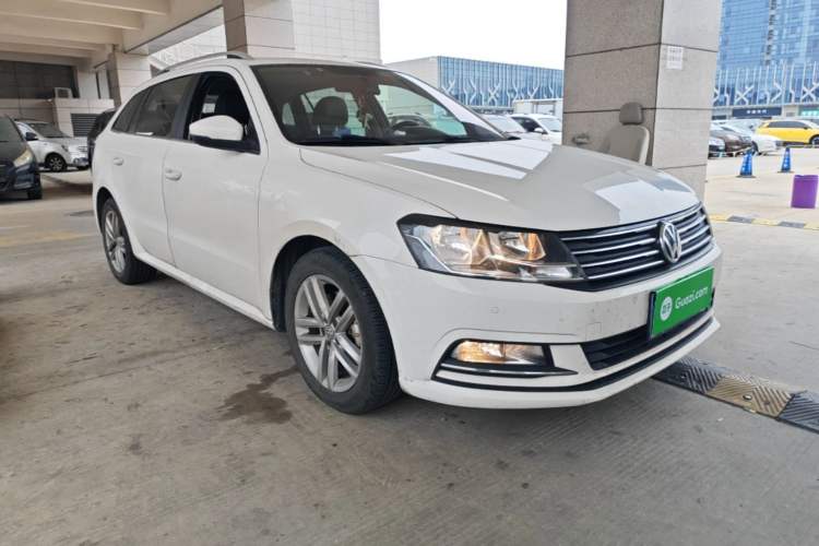Used Volkswagen Gran Lavida 2017 230TSI DSG Comfort Edition Front Right 45 Deg