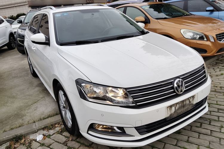 Used Volkswagen Gran Lavida 2017 230TSI DSG Comfort Edition Front Right 45 Deg