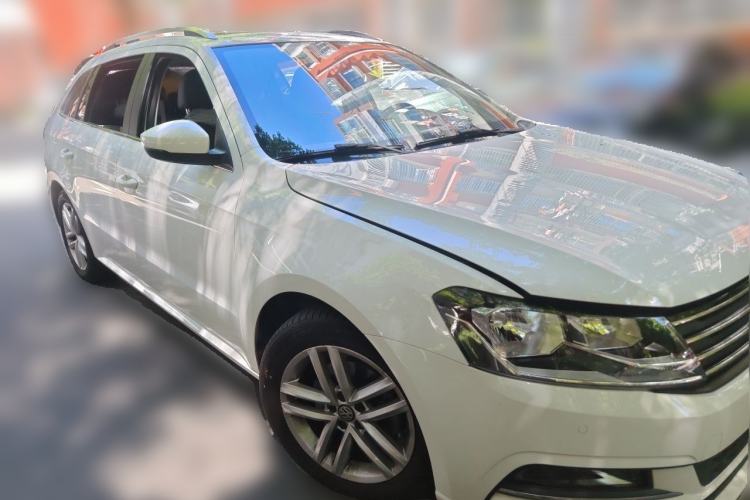 Used Volkswagen Gran Lavida 2017 230TSI DSG Comfort Edition Front Right 45 Deg