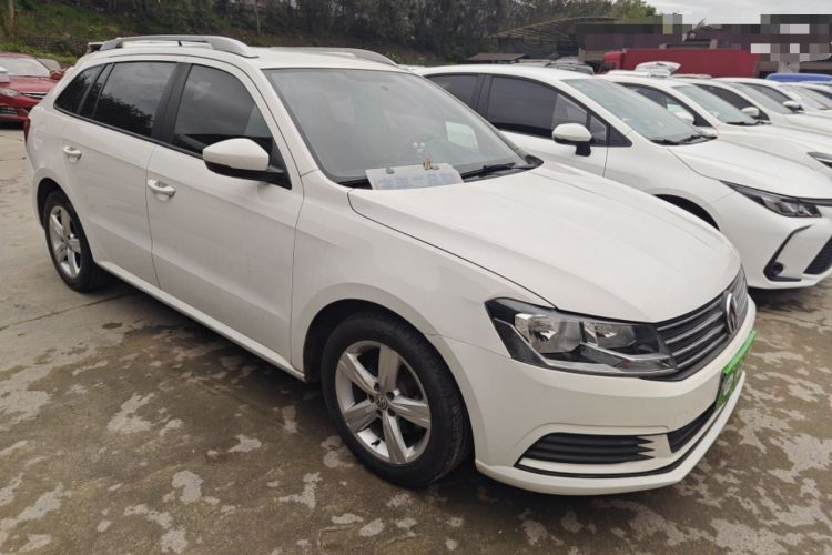 Used Volkswagen Gran Lavida 2017 1.6L Automatic Fashion Edition Front Right 45 Deg