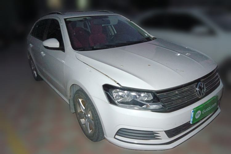 Used Volkswagen Gran Lavida 2017 1.6L Manual Fashion Edition Front Right 45 Deg