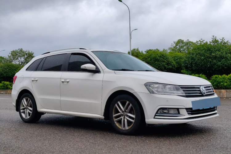 Used Volkswagen Gran Lavida 2017 230TSI DSG Comfort Edition Front Right 45 Deg