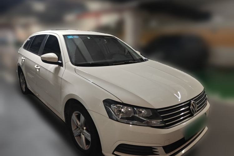 Used Volkswagen Gran Lavida 2017 1.6L Automatic Fashion Edition Front Right 45 Deg