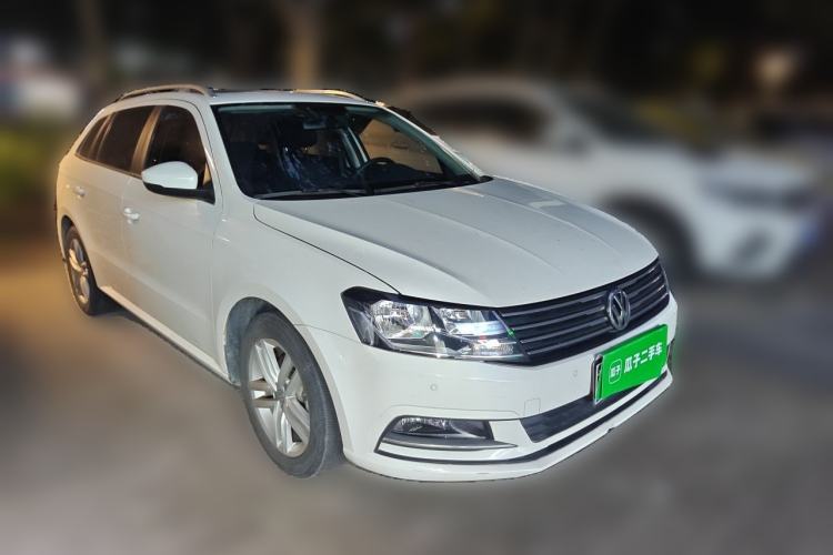 Used Volkswagen Gran Lavida 2017 1.6L Automatic Comfort Edition Front Right 45 Deg