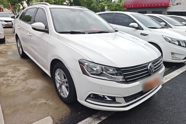 Used Volkswagen Gran Lavida 2017 230TSI DSG Comfort Edition Front Right 45 Deg