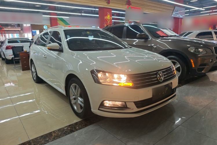 Used Volkswagen Gran Lavida 2017 180TSI DSG Comfort Edition Front Right 45 Deg
