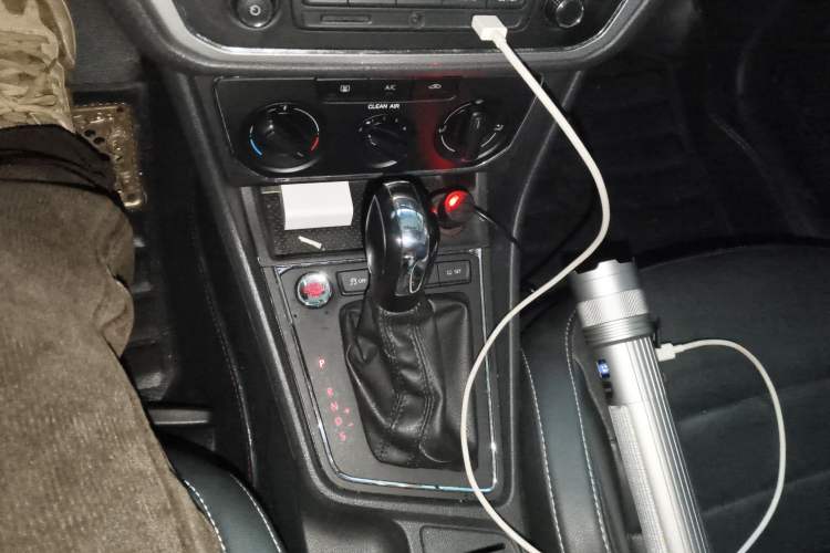 Used Volkswagen Gran Lavida 2017 1.6L Automatic Comfort Edition Gear Lever