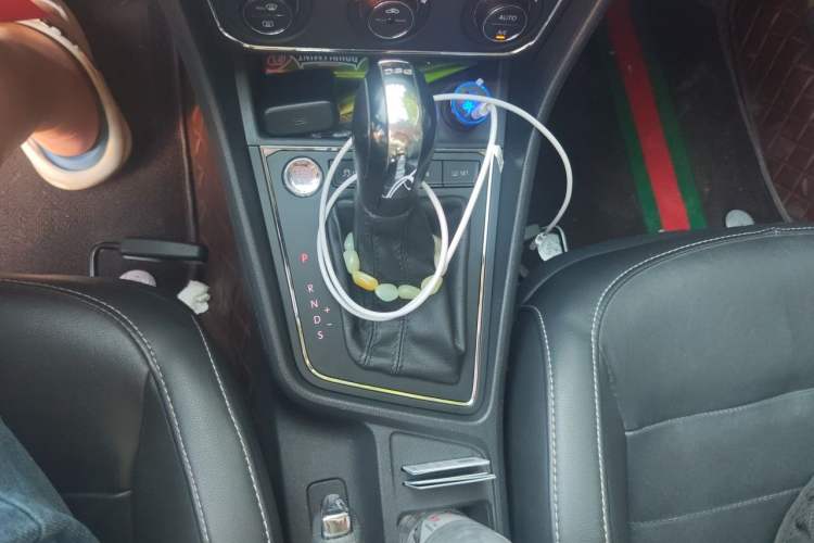 Used Volkswagen Gran Lavida 2017 180TSI DSG Comfort Edition Gear Lever