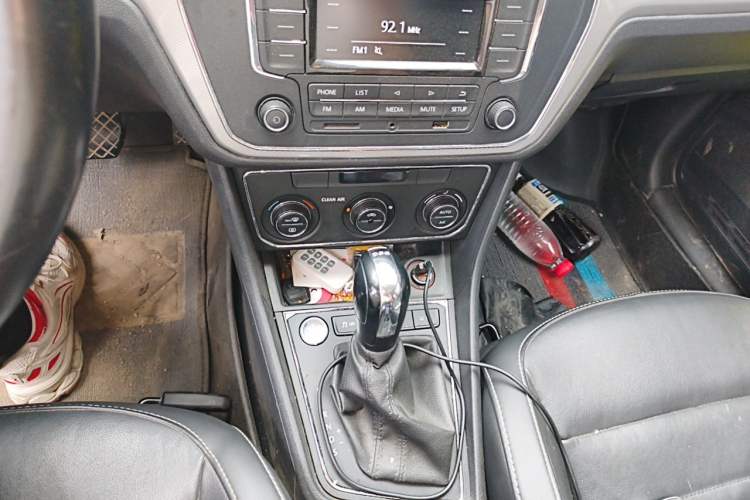 Used Volkswagen Gran Lavida 2017 180TSI DSG Comfort Edition Gear Lever