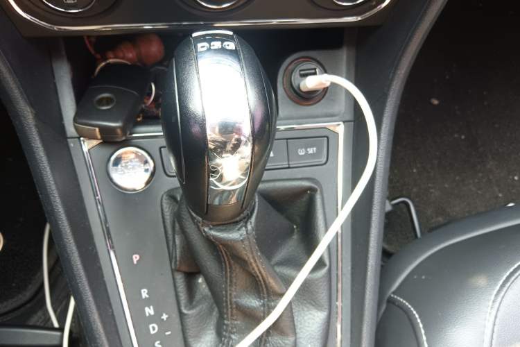 Used Volkswagen Gran Lavida 2017 180TSI DSG Comfort Edition Gear Lever