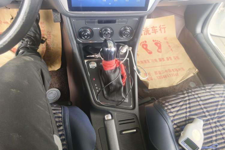 Used Volkswagen Gran Lavida 2017 180TSI DSG Comfort Edition Gear Lever