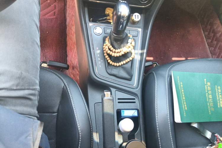 Used Volkswagen Gran Lavida 2017 180TSI DSG Comfort Edition Gear Lever