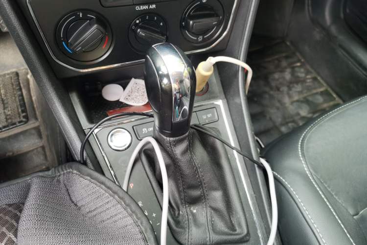 Used Volkswagen Gran Lavida 2017 1.6L Automatic Comfort Edition Gear Lever