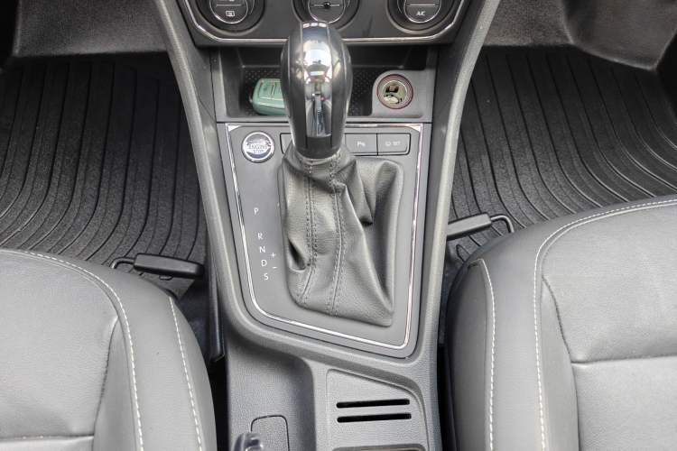 Used Volkswagen Gran Lavida 2017 180TSI DSG Comfort Edition Gear Lever
