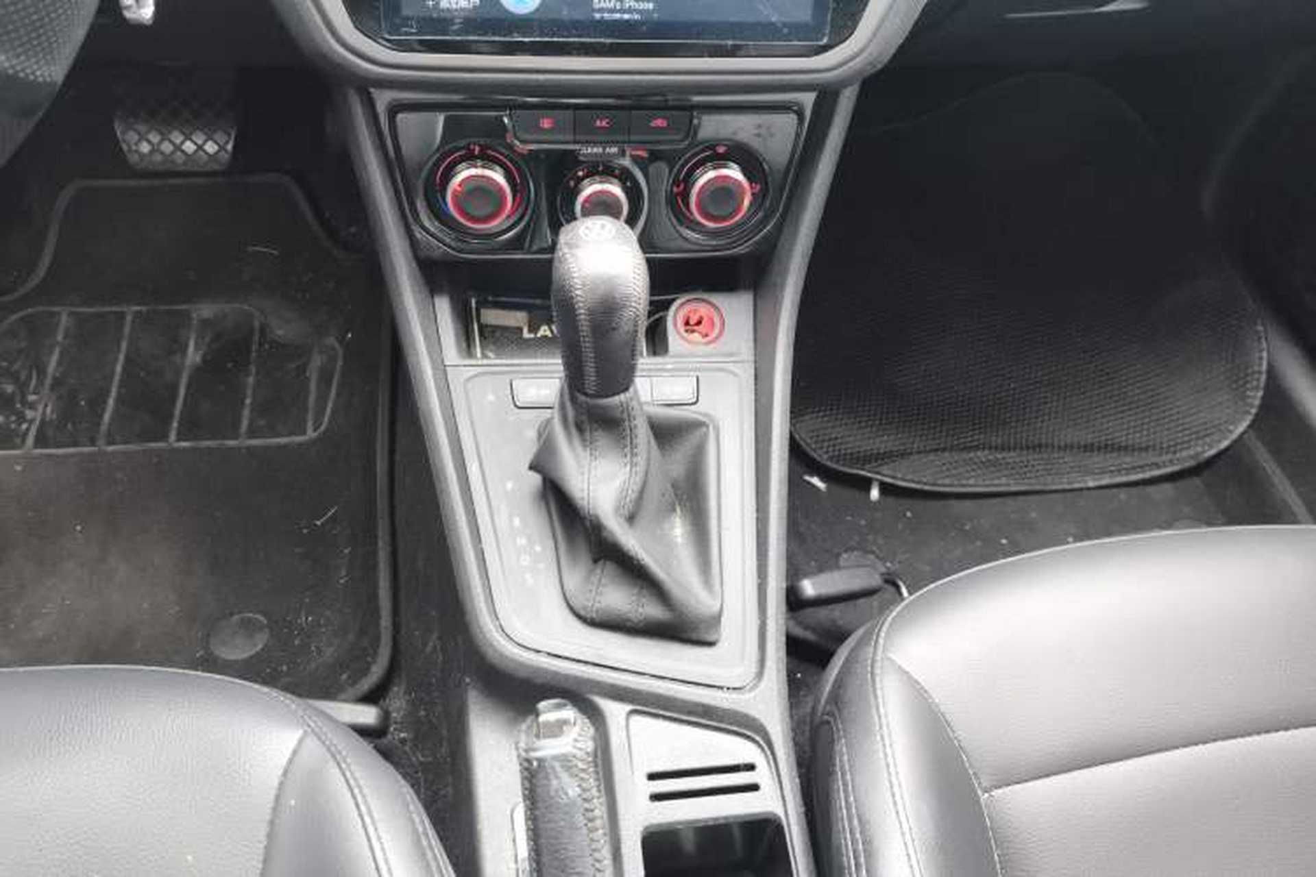 Used Volkswagen Gran Lavida 2017 1.6L Automatic Fashion Edition Gear Lever