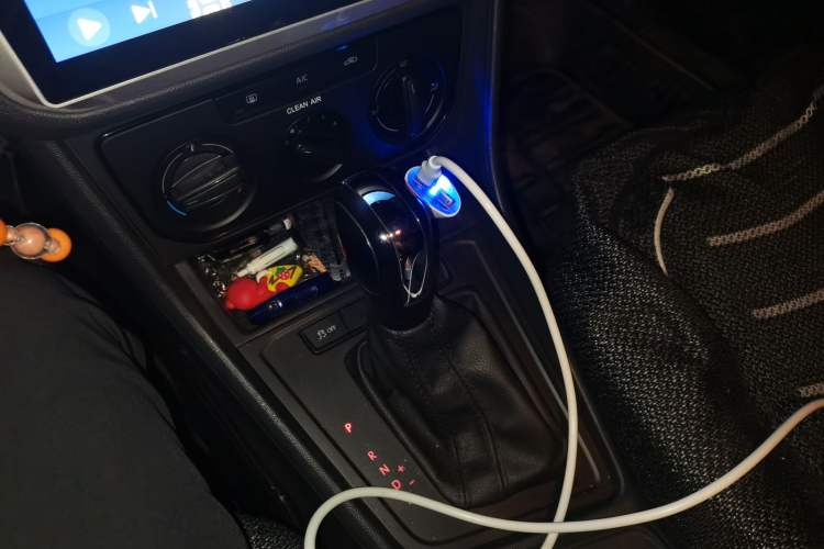 Used Volkswagen Gran Lavida 2017 1.6L Automatic Fashion Edition Gear Lever
