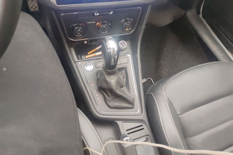 Used Volkswagen Gran Lavida 2017 180TSI DSG Comfort Edition Gear Lever