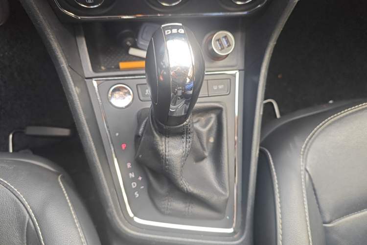 Used Volkswagen Gran Lavida 2017 180TSI DSG Comfort Edition Gear Lever