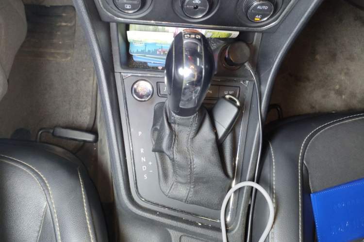 Used Volkswagen Gran Lavida 2017 180TSI DSG Comfort Edition Gear Lever