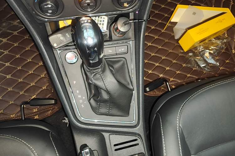 Used Volkswagen Gran Lavida 2017 180TSI DSG Comfort Edition Gear Lever