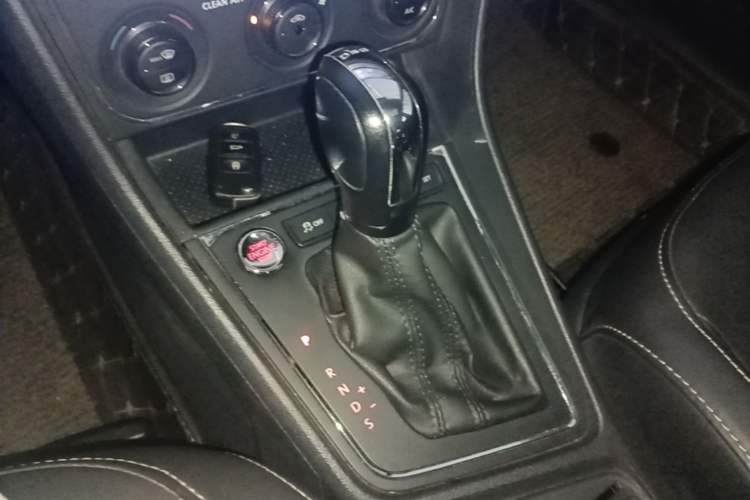 Used Volkswagen Gran Lavida 2017 180TSI DSG Comfort Edition Gear Lever