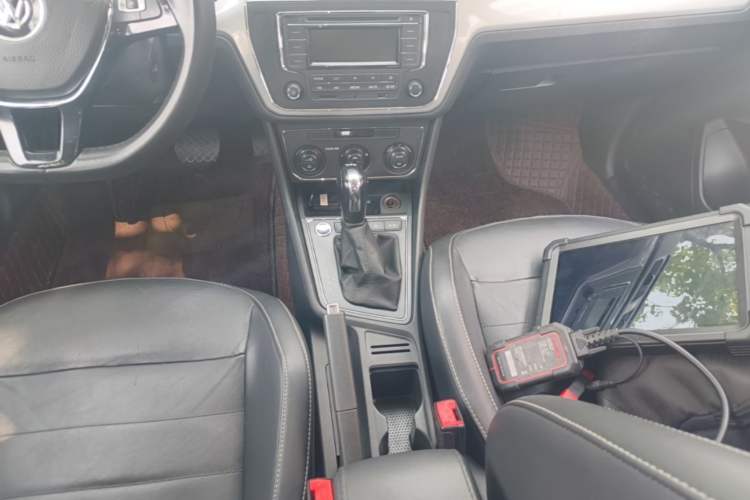 Used Volkswagen Gran Lavida 2017 180TSI DSG Comfort Edition Gear Lever