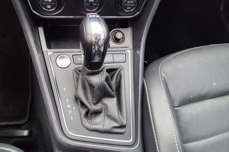 Used Volkswagen Gran Lavida 2017 230TSI DSG Comfort Edition Gear Lever