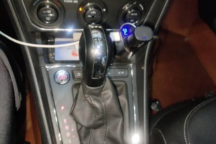 Used Volkswagen Gran Lavida 2017 180TSI DSG Comfort Edition Gear Lever