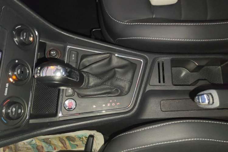 Used Volkswagen Gran Lavida 2017 230TSI DSG Comfort Edition Gear Lever