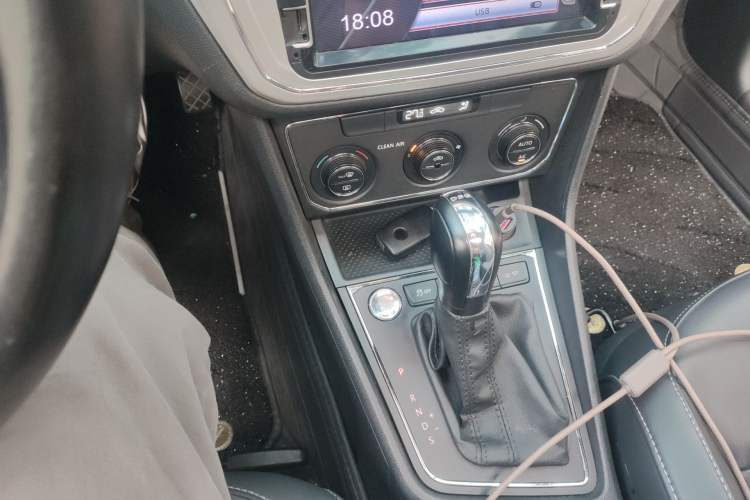 Used Volkswagen Gran Lavida 2017 180TSI DSG Comfort Edition Gear Lever