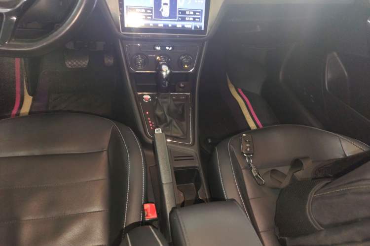 Used Volkswagen Gran Lavida 2017 180TSI DSG Comfort Edition Gear Lever