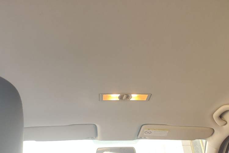 Used Volkswagen Gran Lavida 2017 1.6L Automatic Fashion Edition Headliner