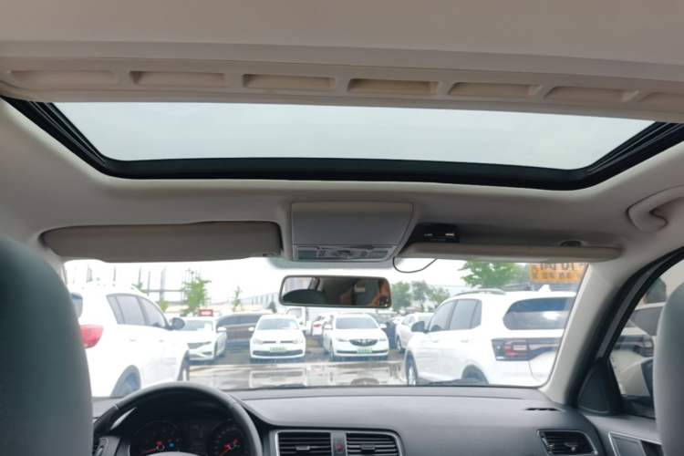 Used Volkswagen Gran Lavida 2017 180TSI DSG Comfort Edition Headliner