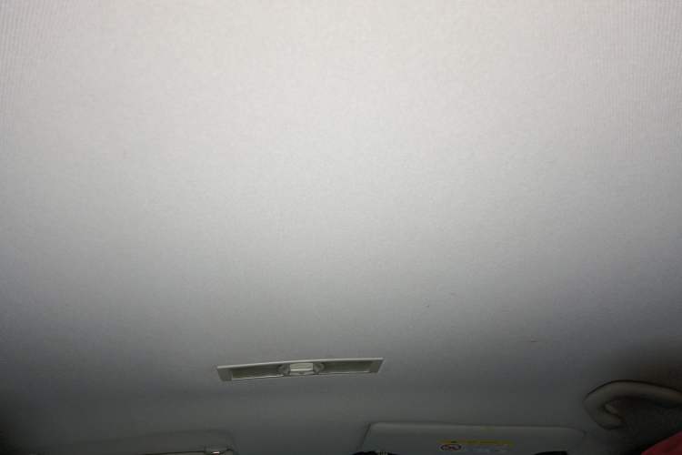 Used Volkswagen Gran Lavida 2017 1.6L Manual Fashion Edition Headliner