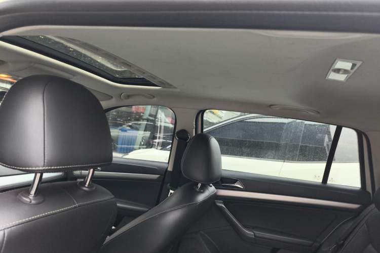 Used Volkswagen Gran Lavida 2017 230TSI DSG Comfort Edition Headliner