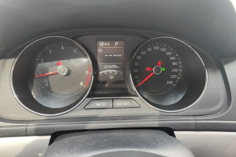 Used Volkswagen Gran Lavida 2017 1.6L Automatic Comfort Edition Instrument Cluster
