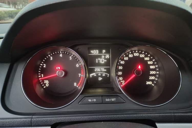 Used Volkswagen Gran Lavida 2017 180TSI DSG Comfort Edition Instrument Cluster